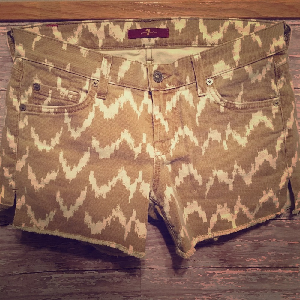 7 FAM ikat shorts
